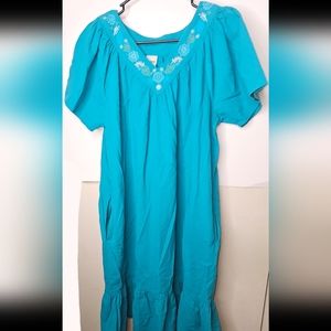 Blair 100% Cotton Patio Dress Size Large - V Neck Embroidery details 2 pockets